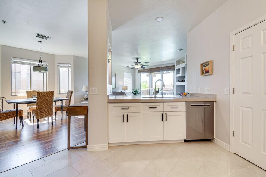 Building Photo - 11500 E Cochise Dr