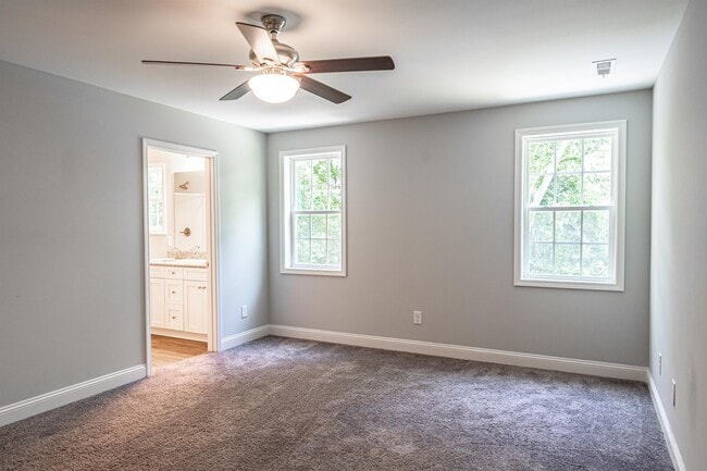 Building Photo - 1040 W Indiana Ave