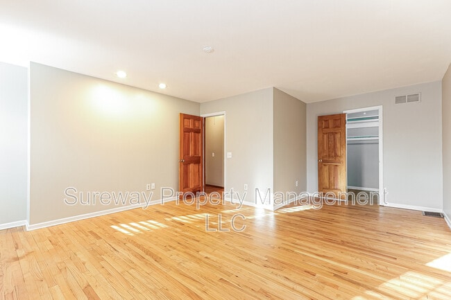 Building Photo - 513 Glenmere Ave