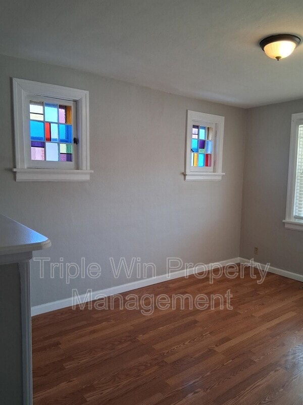 Building Photo - 313 Carthage Ave