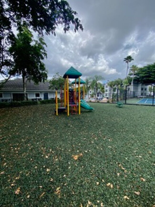 Building Photo - Excellent  location in Coral Springs