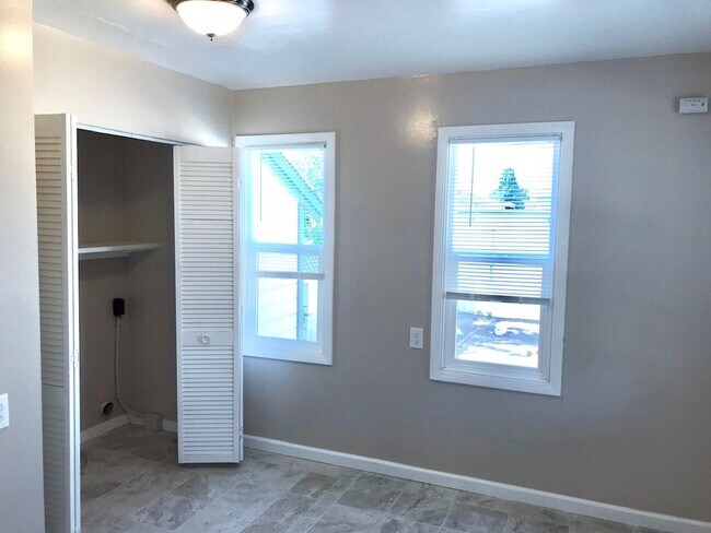 Building Photo - Great 2 Bed 1 Bath House with Garage in Richmond -- COMING SOON !!!