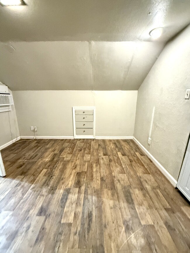 Building Photo - 805 1/2 M St NW