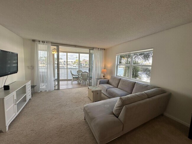 Building Photo - 3310 S Ocean Blvd