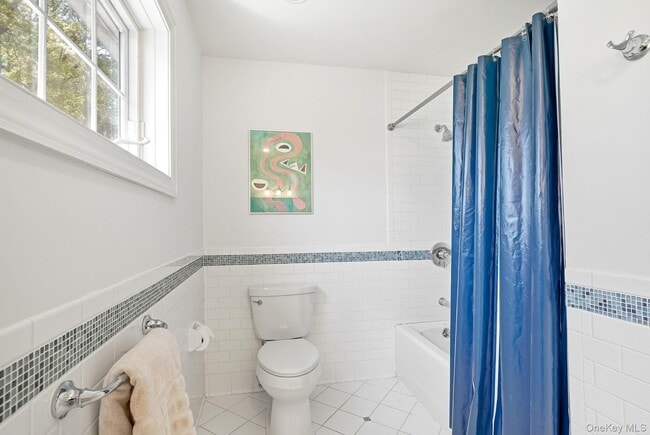 Building Photo - 60 Hillside Ln