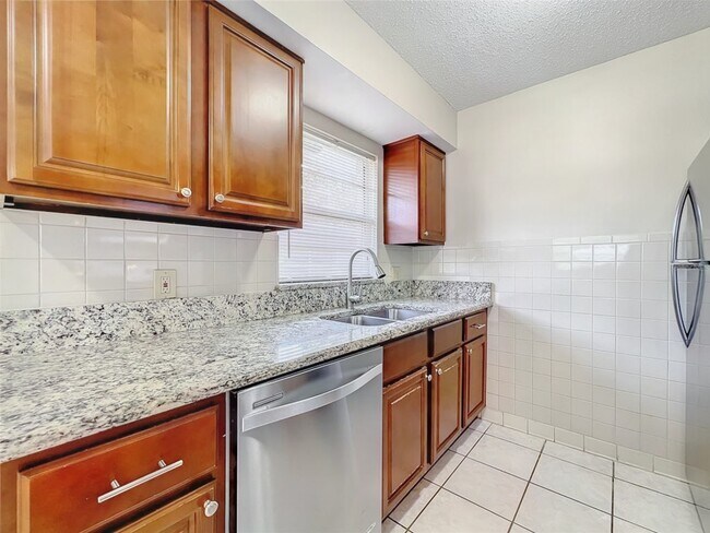 Kitchen - 5331 Davisson Ave