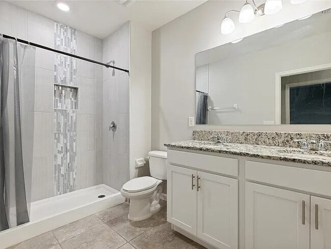 Building Photo - 5987 Ridge Lake Cir