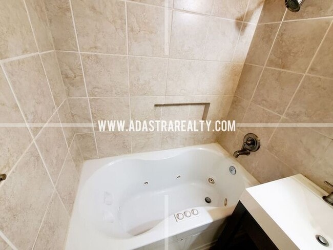 Building Photo - Beautiful Brookside Duplex-Available NOW!!