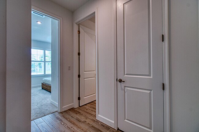 Building Photo - 10407 SW Aquila Wy