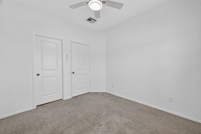 Building Photo - 1527 Munson Valley Rd