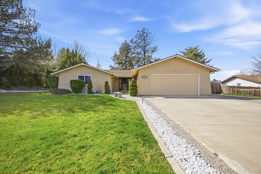 Building Photo - 1709 S Perry Ct