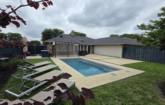 Building Photo - 4008 Hatherly Dr