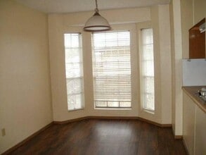 Building Photo - 127 Mall Cir