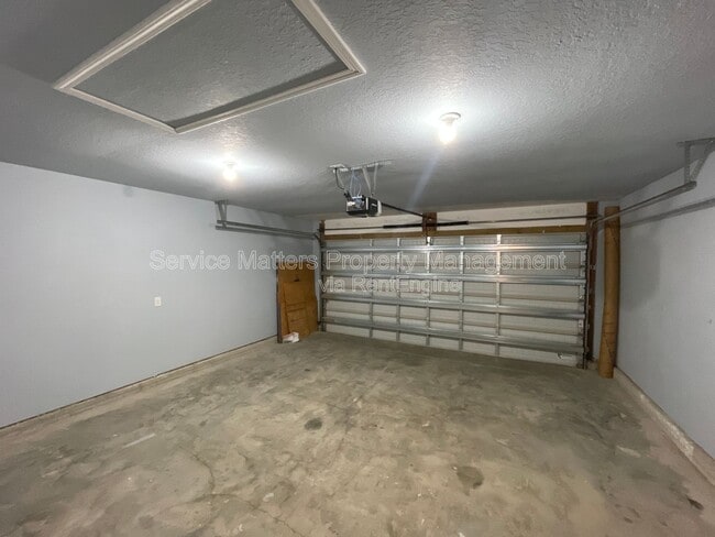 Building Photo - 5153 Peach Dr