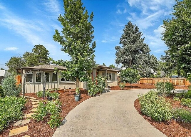 Building Photo - 3BD, 3BA Home Near Central Park with Bonus Casita