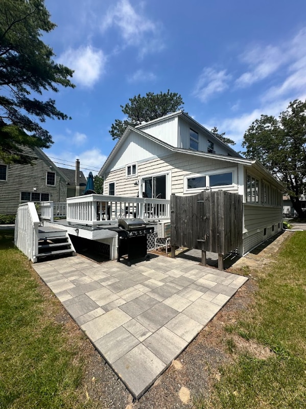 Building Photo - 11 Lower Beach Rd