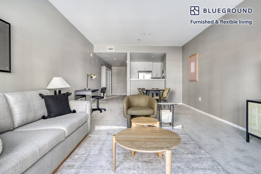 Building Photo - 367 Santana Row