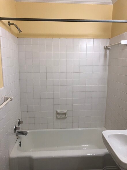 bathroom - 10500 Montrose Ave