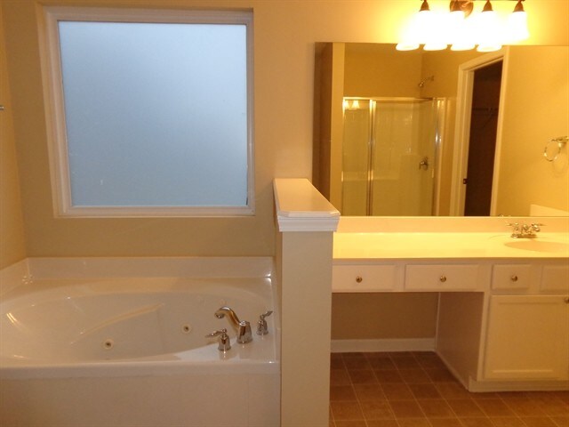 Building Photo - 1808 Bunting Way Dr