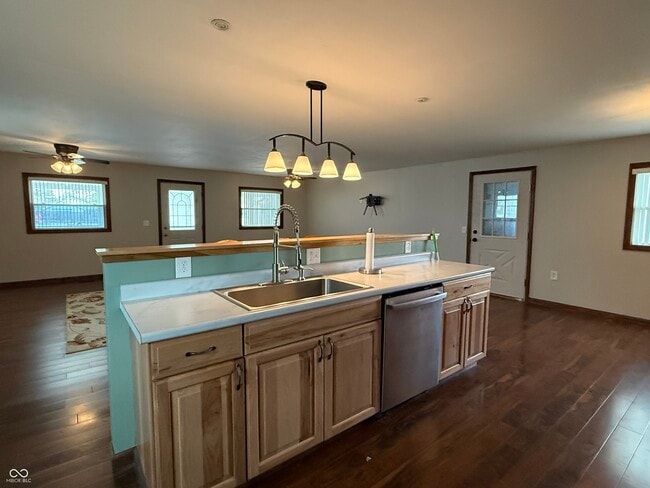 Building Photo - 1216 N Cherry St