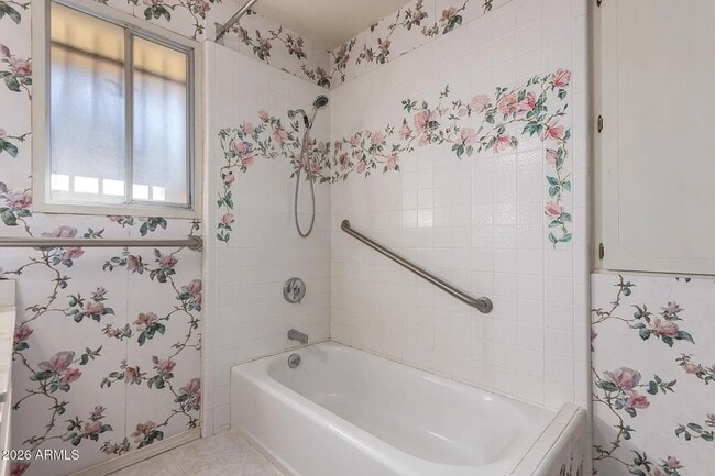 Building Photo - 650 E Malibu Dr