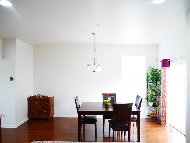 Building Photo - End Unit 3 Bedroom Townhome- Owings Mills, MD