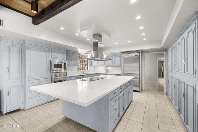 Building Photo - 6900 N Highlands Dr