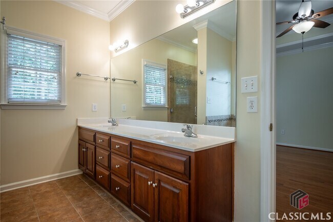 Building Photo - 1030 Laurel Springs Ct