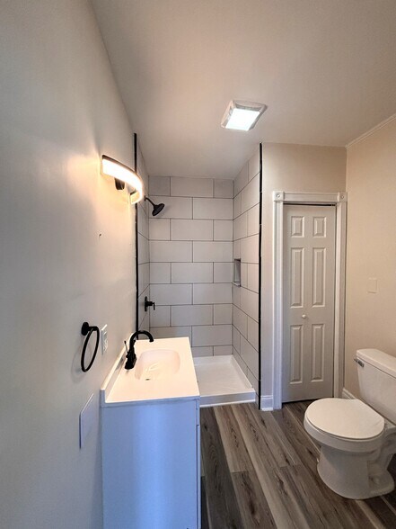 Second Floor Bathroom 2 - 2026 Druid Hill Ave