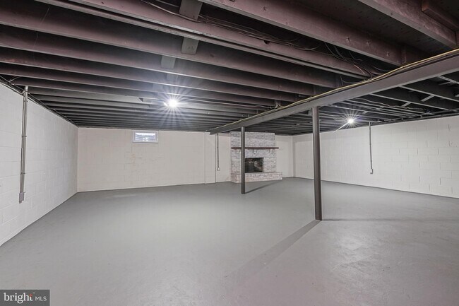 Building Photo - 123 Thies Rd