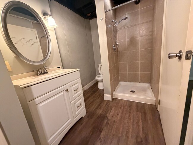 Building Photo - Great 3 bed 2.5 Bath on South Side of Bloomington!