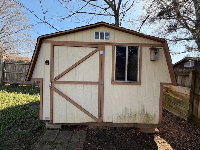 Building Photo - 3 Bedroom Home with Fenced Backyard & Storage Shed