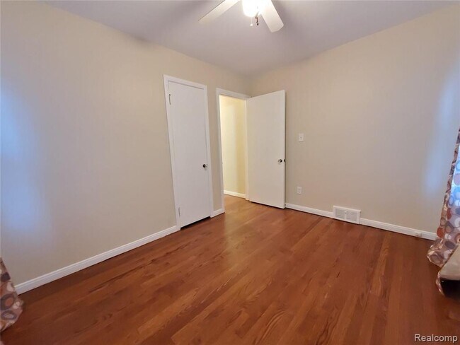 Building Photo - 11314 Lenore Ave