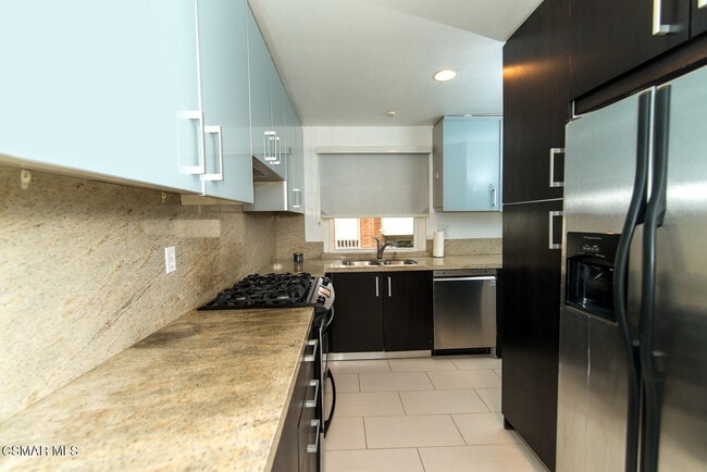 Building Photo - 31515 Lindero Canyon Rd