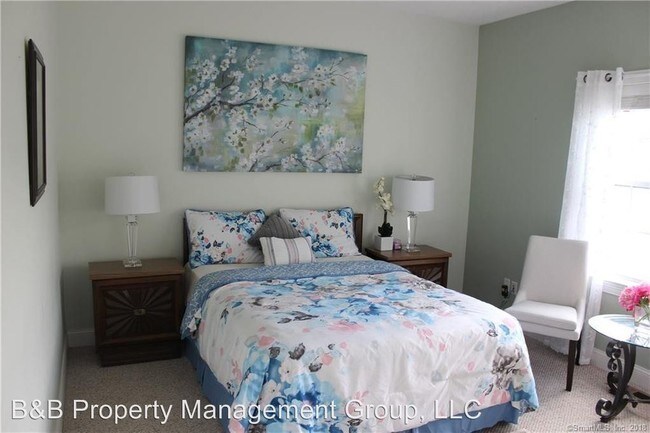 Building Photo - 3 br, 3 bath House - 3 Windermere Village Rd