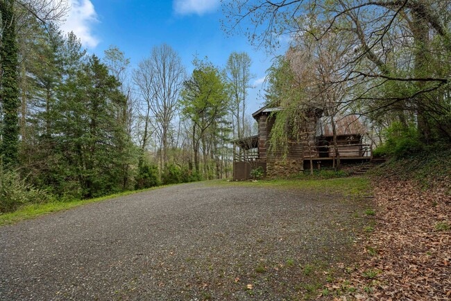 Building Photo - Sovereign Oaks Cabin