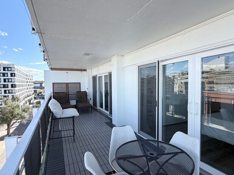 Building Photo - 1121 Albion St