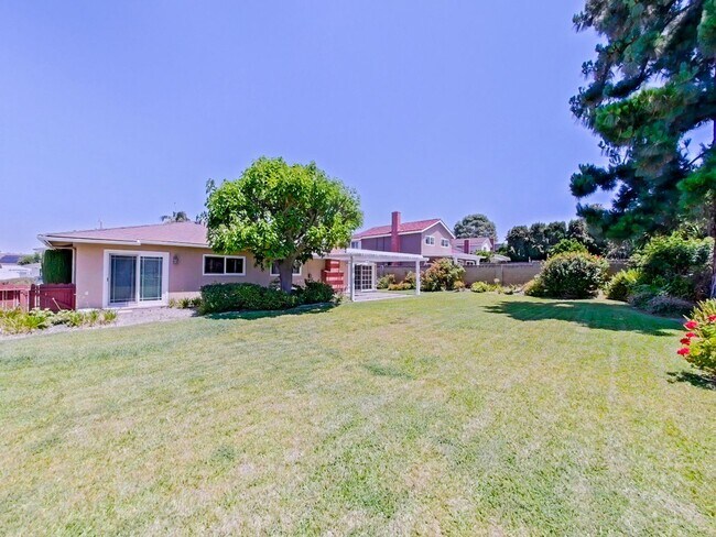 Building Photo - 4 Bedrooms | 2 Bathrooms | 1,574 Sq Ft | Single-Family Home
