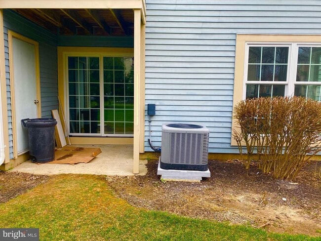 Building Photo - 167 Andover Pl