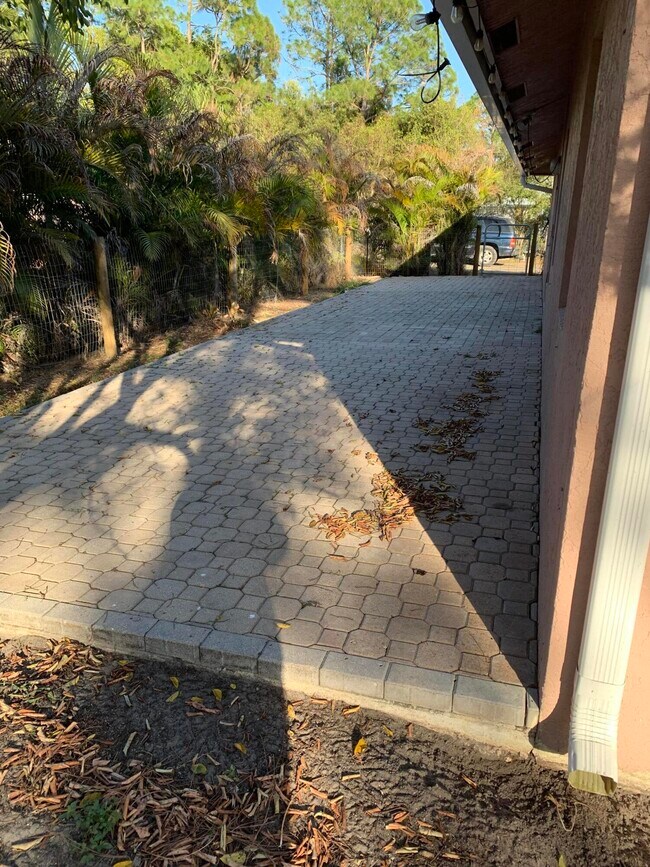 Building Photo - 16701 86th St N