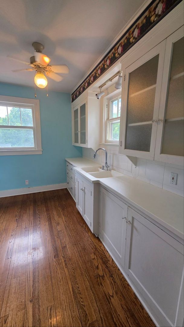 Building Photo - Beautiful 2BR 1BA unit w/ Covered Porch in Downtown Liberty