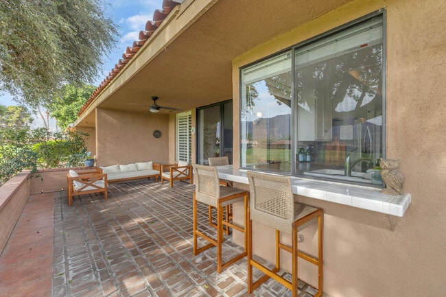 Building Photo - 17 Lugo Dr