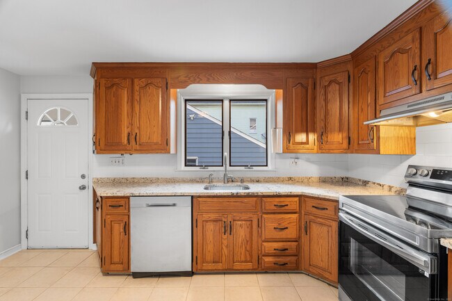 Building Photo - 228-230 Jennings Rd