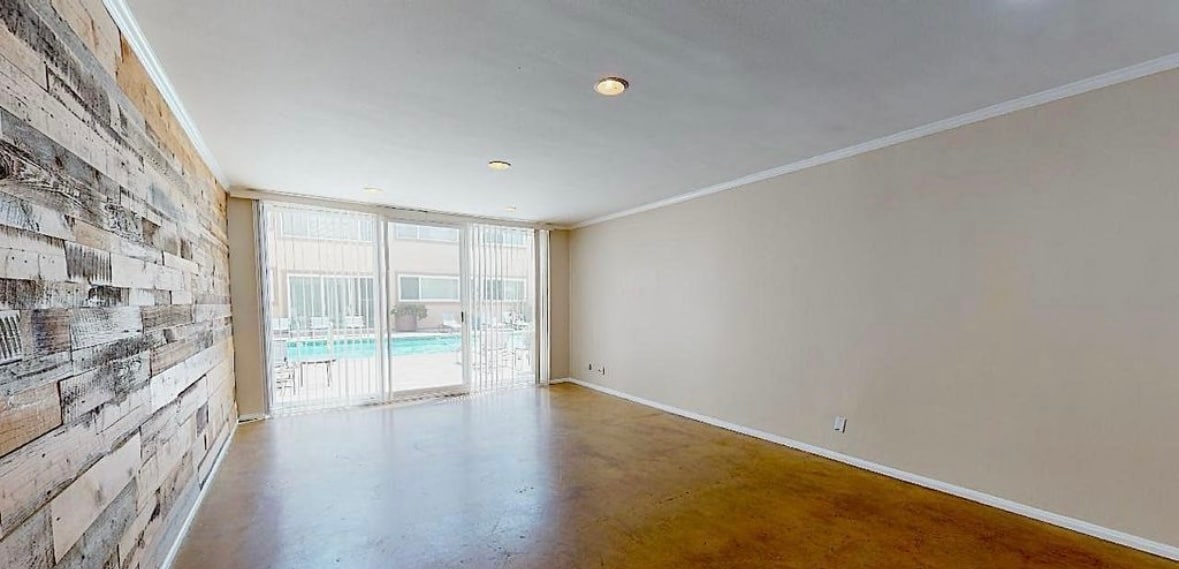 Living room - 1025 N Kings Rd
