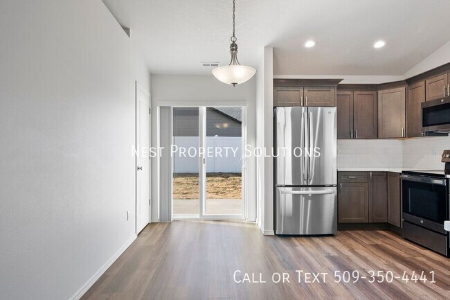 Building Photo - 422 N Washington St