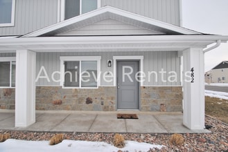 Building Photo - 3 Bed / 1.5 Bath Townhome in Tremonton – Great Location!