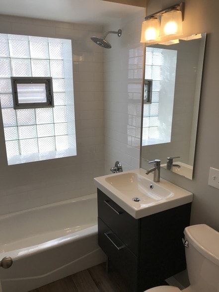 same bathroom - 6626 W Devon Ave