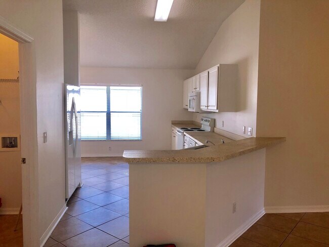 Building Photo - 3817 La Flor Dr