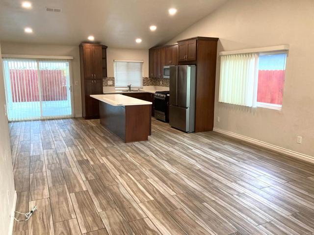 Building Photo - 7561 Skyline Dr