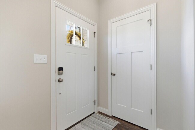 Building Photo - 3805 Flatwater Dr